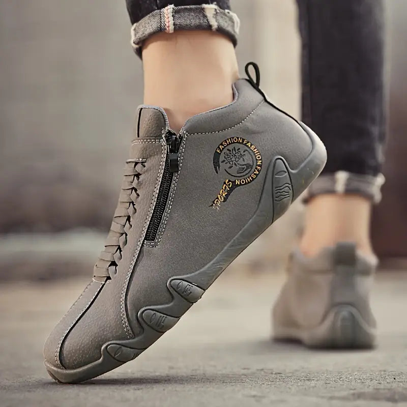 Zapatillas casuales y deportivas para hombre — Senderismo y conducción — ¡70% de descuento hoy!