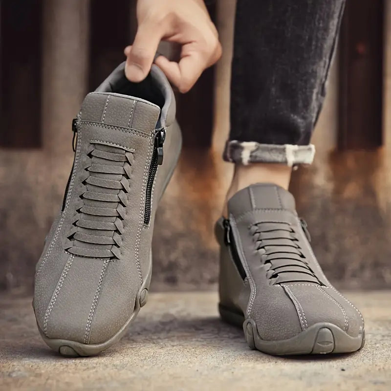 Zapatillas casuales y deportivas para hombre — Senderismo y conducción — ¡70% de descuento hoy!