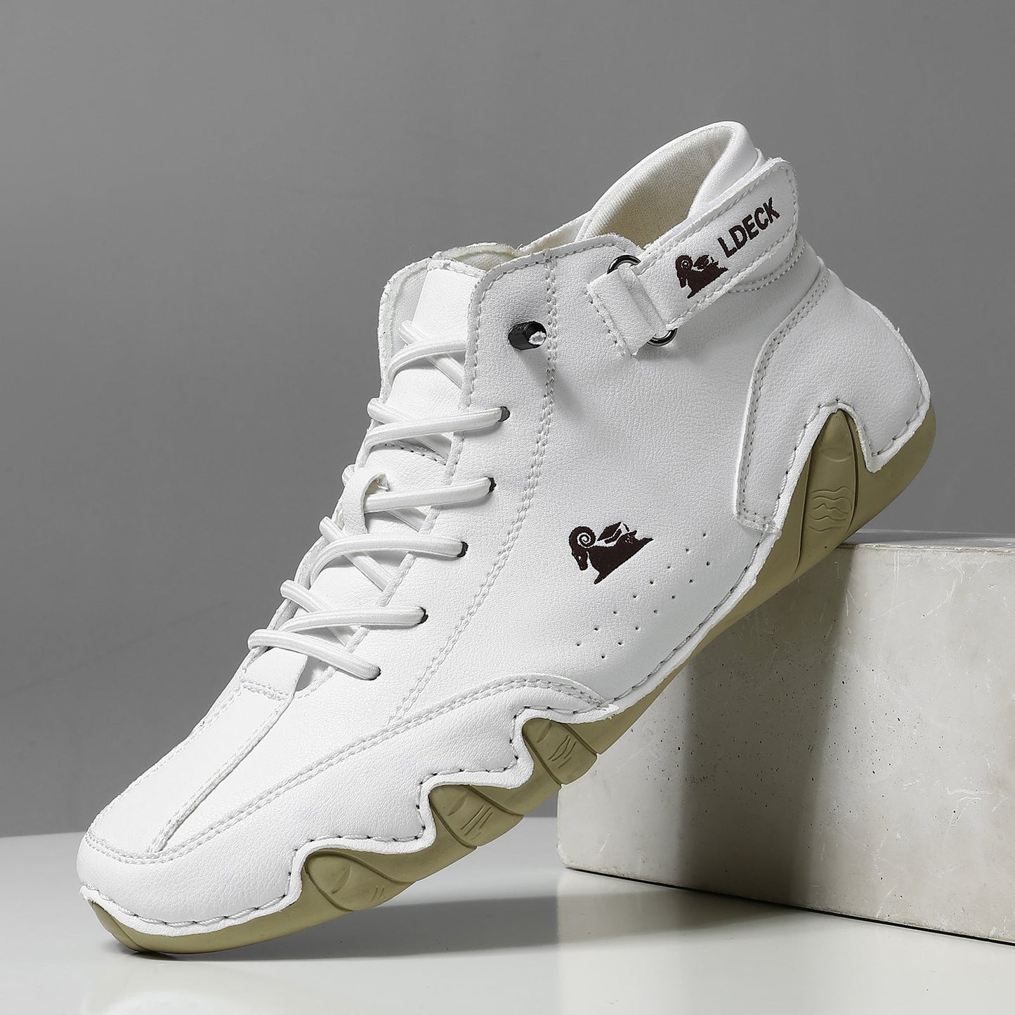 Zapatillas casuales y deportivas para hombre — Senderismo y conducción — ¡70% de descuento hoy!